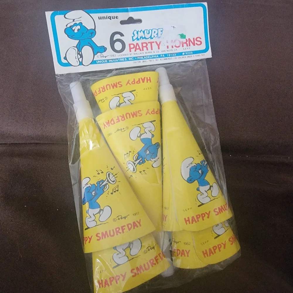 Unique Vintage Smurf Party Horns - Yellow NIB